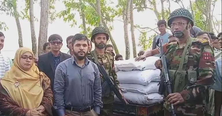 জব্দকৃত সার ও উপজেলা প্রশাসন